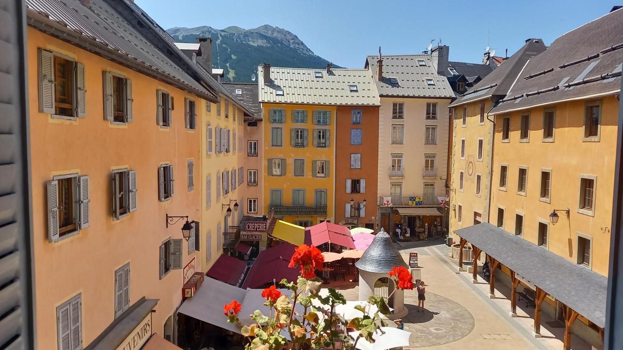 Appartement De Charme Le 1707 Au Coeur De La Cite Vauban 布里昂松 外观 照片